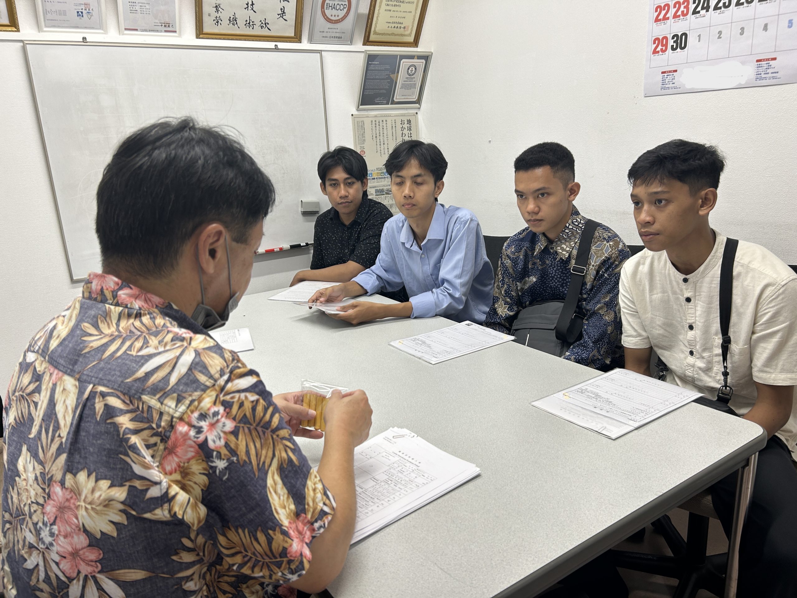 沖縄県の飲食料品製造業様に配属しました。（インドネシア男性4名、特定技能）
