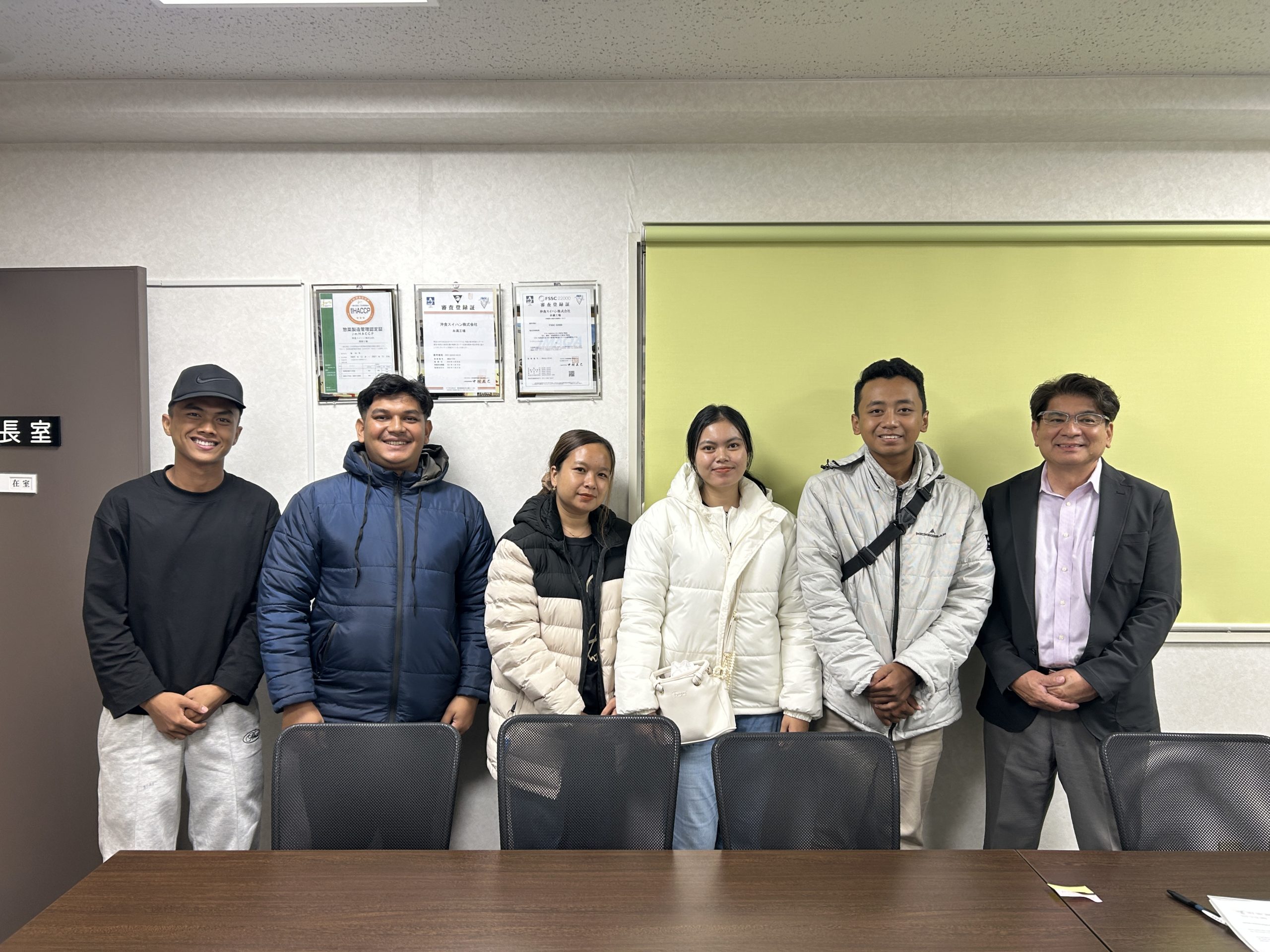 沖縄県の飲食料品製造業様に配属しました。（インドネシア人男性3名、女性2名 特定技能）
