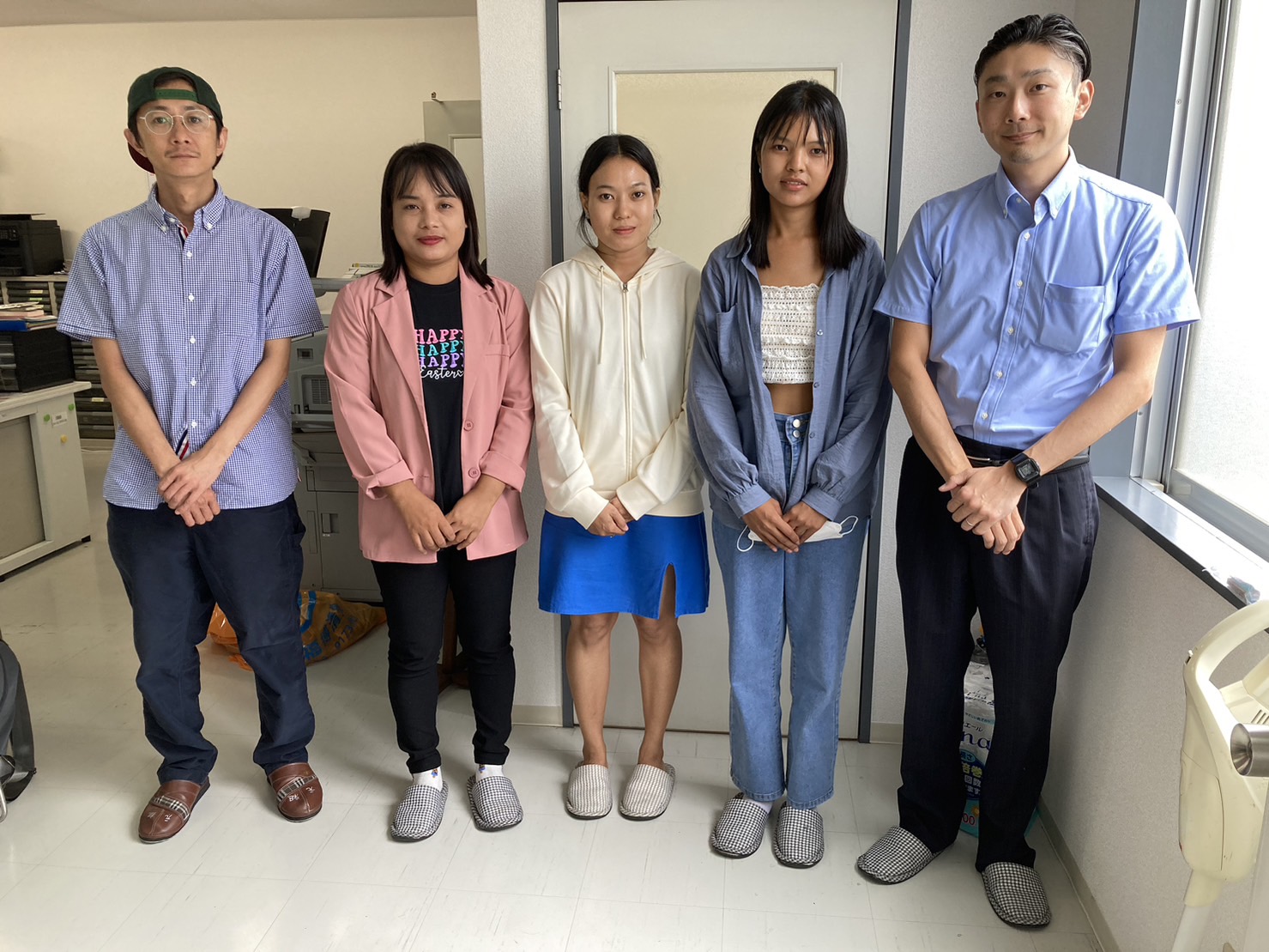 福岡県の外食業様に配属いたしました。(ミャンマー人女性3名)