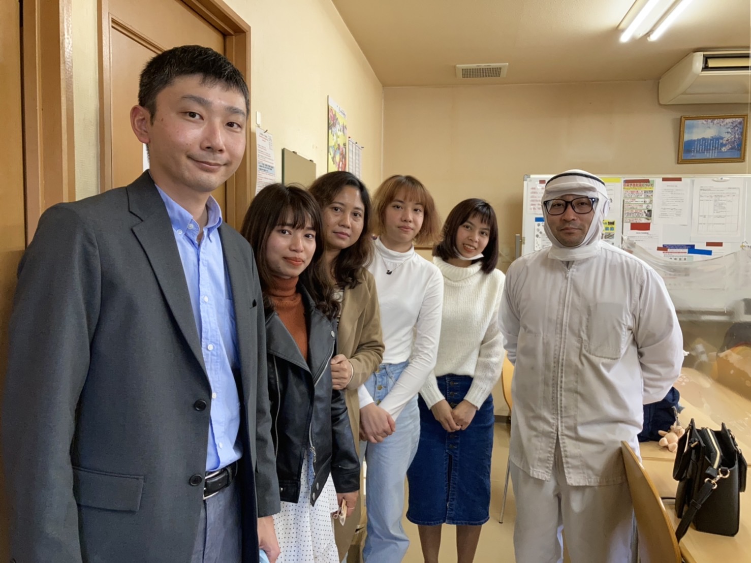福岡県の食肉加工の企業様にミャンマー女性4名配属いたしました。